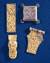 Bross és csatok, a Vendel-kincsből, i.sz. 500 körül (fém)